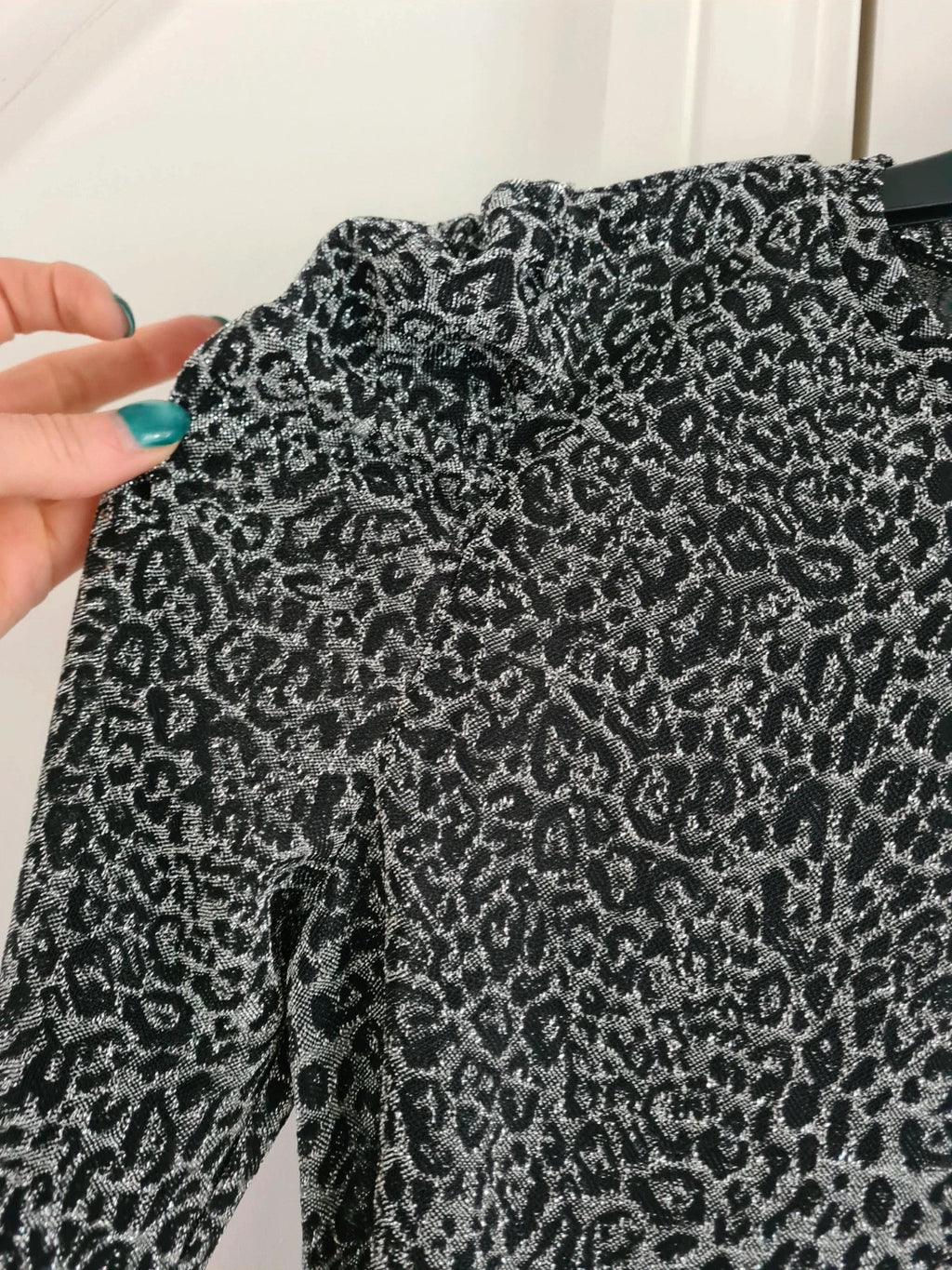 Shein women leopard print top long/puff sleeve crew neck blouse black/silver casual M/10