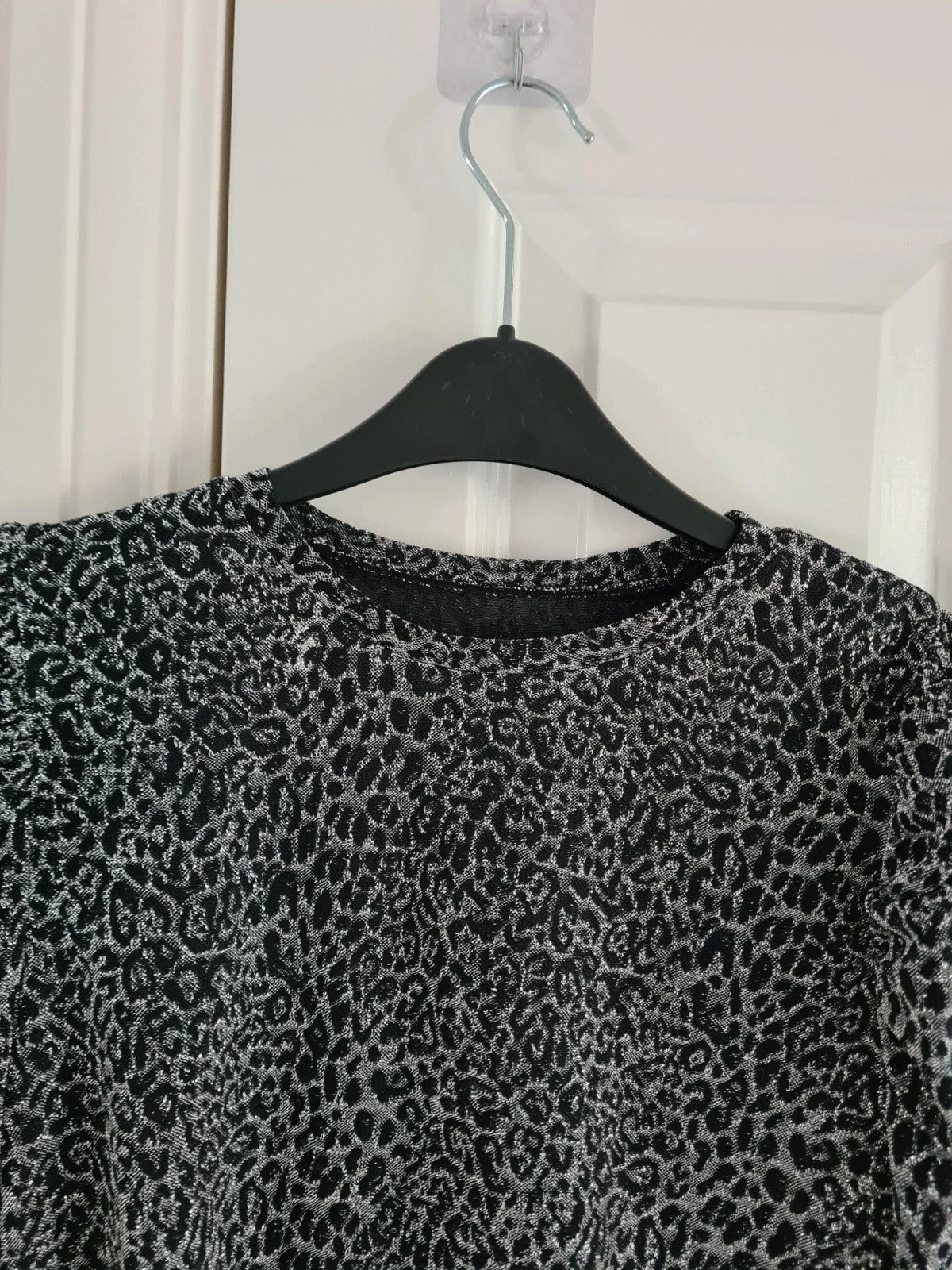 Shein women leopard print top long/puff sleeve crew neck blouse black/silver casual M/10