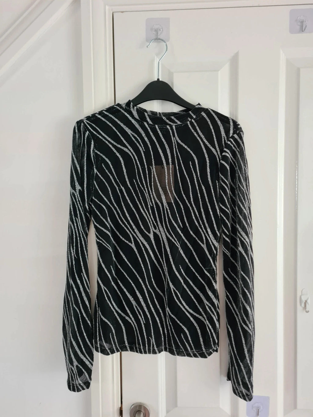 Shein women black/silver lettuce trim glitter sheer mesh top long sleeve blouse night out party M/10