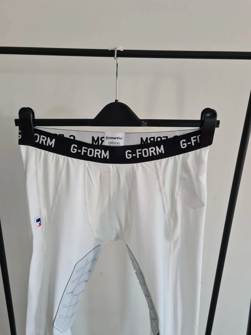 G-Form men catchers basketball 3/4 pants white SmartFlex protection sport activewear L