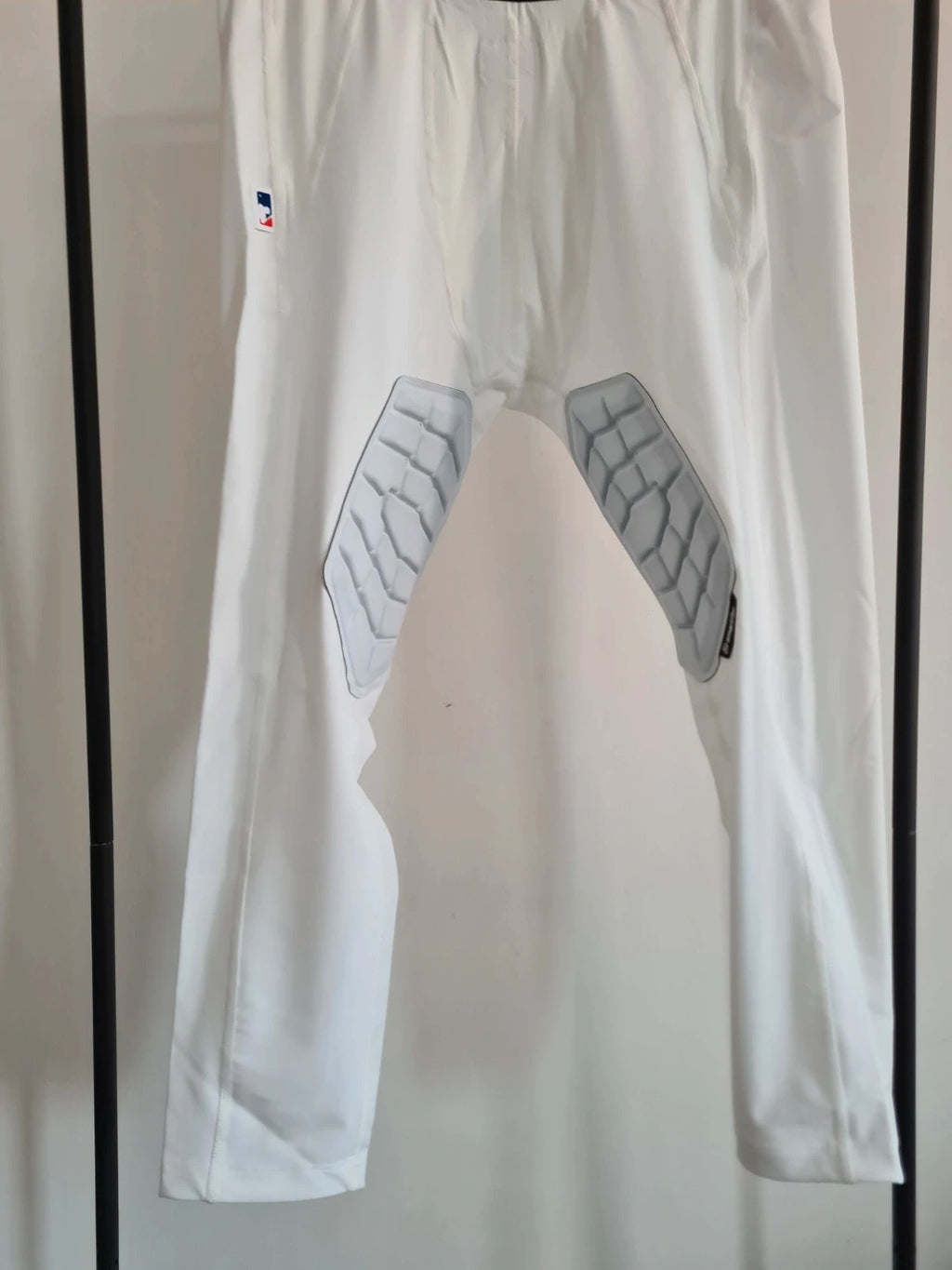 G-Form men catchers basketball 3/4 pants white SmartFlex protection sport activewear L