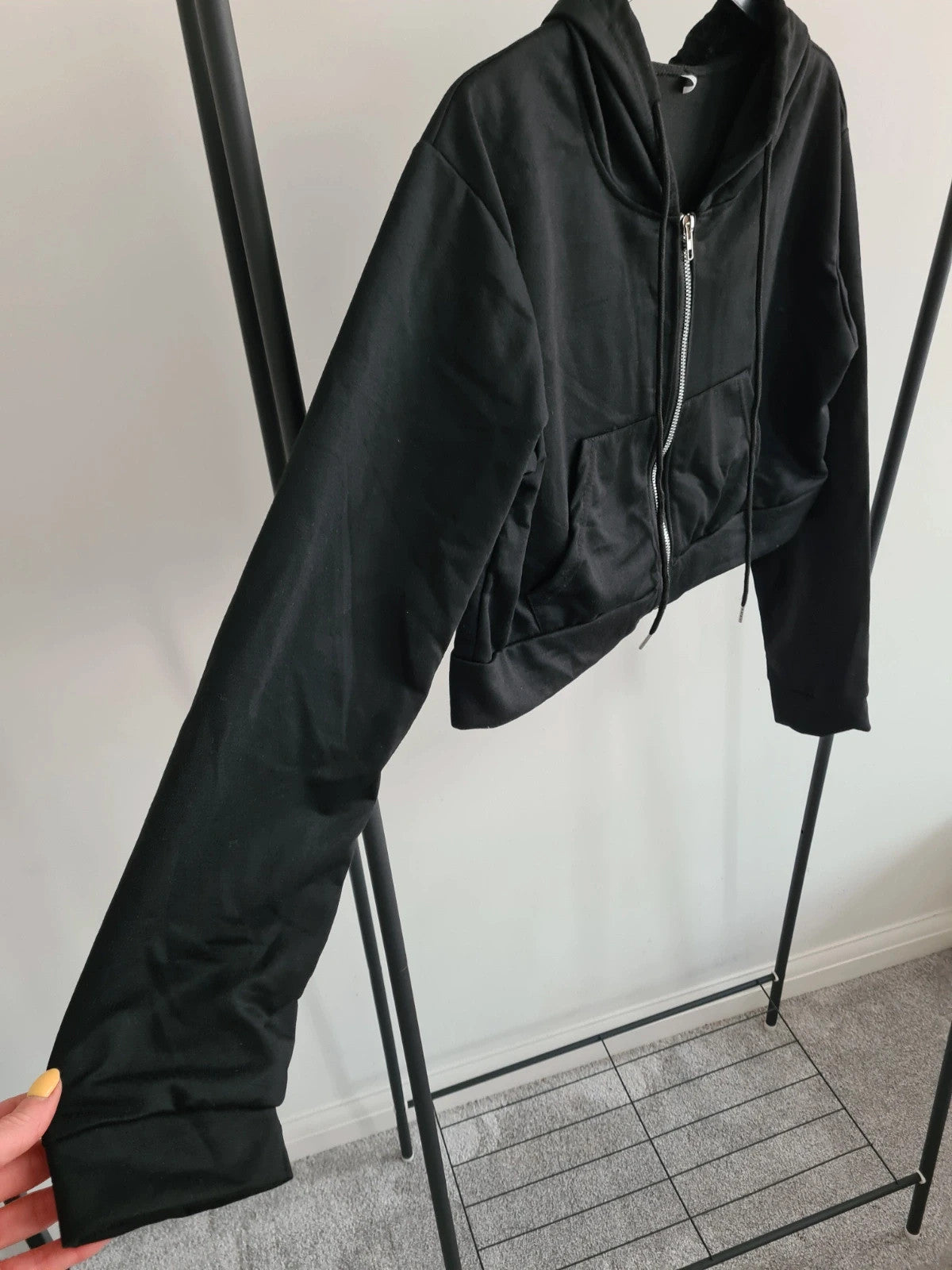 Shein women solid black crop hoodie full zipper pockets activewear casual M/10