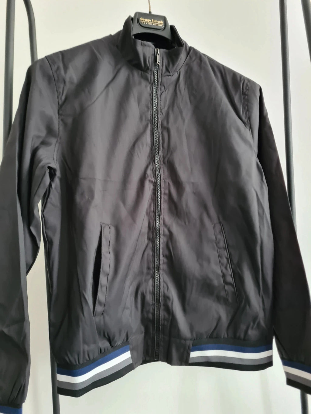 Shein men black full zip up lightweight jacket windbreaker stand collar casual sport wear L