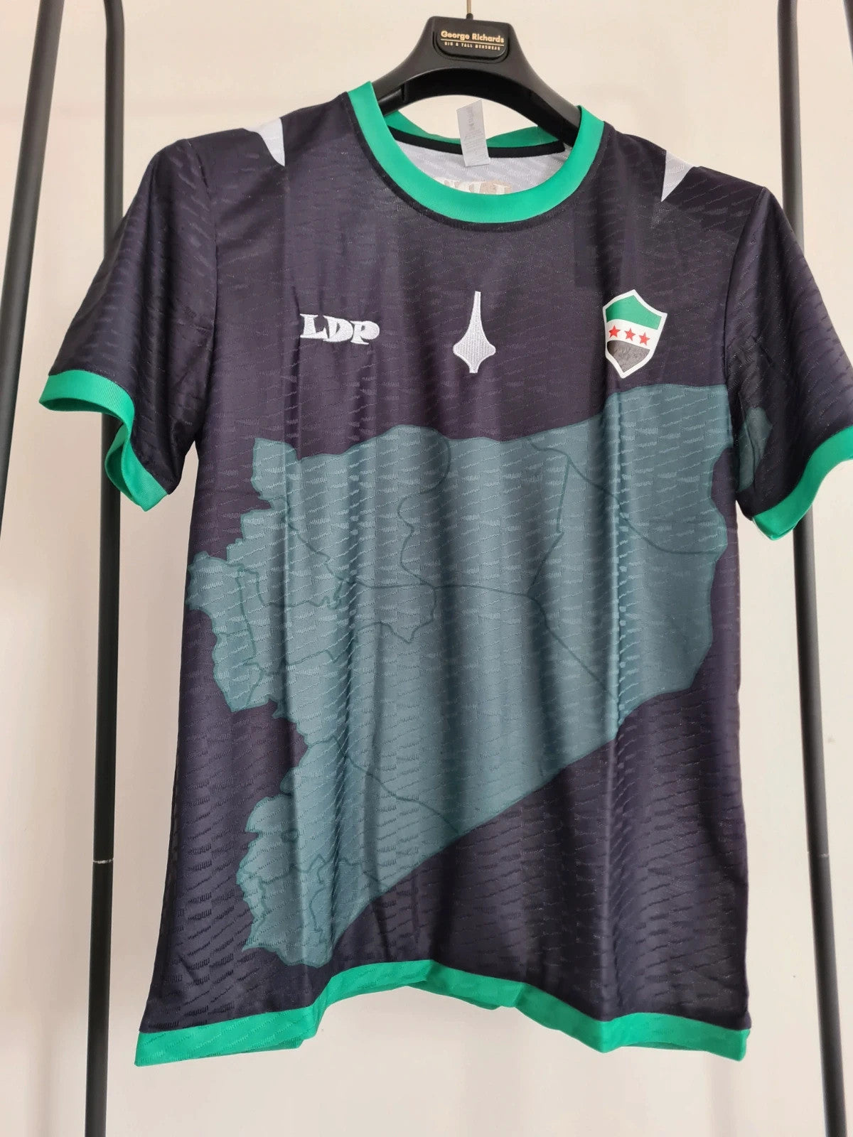 Shein men sport football club T-shirt navy/green L short sleeve activewear