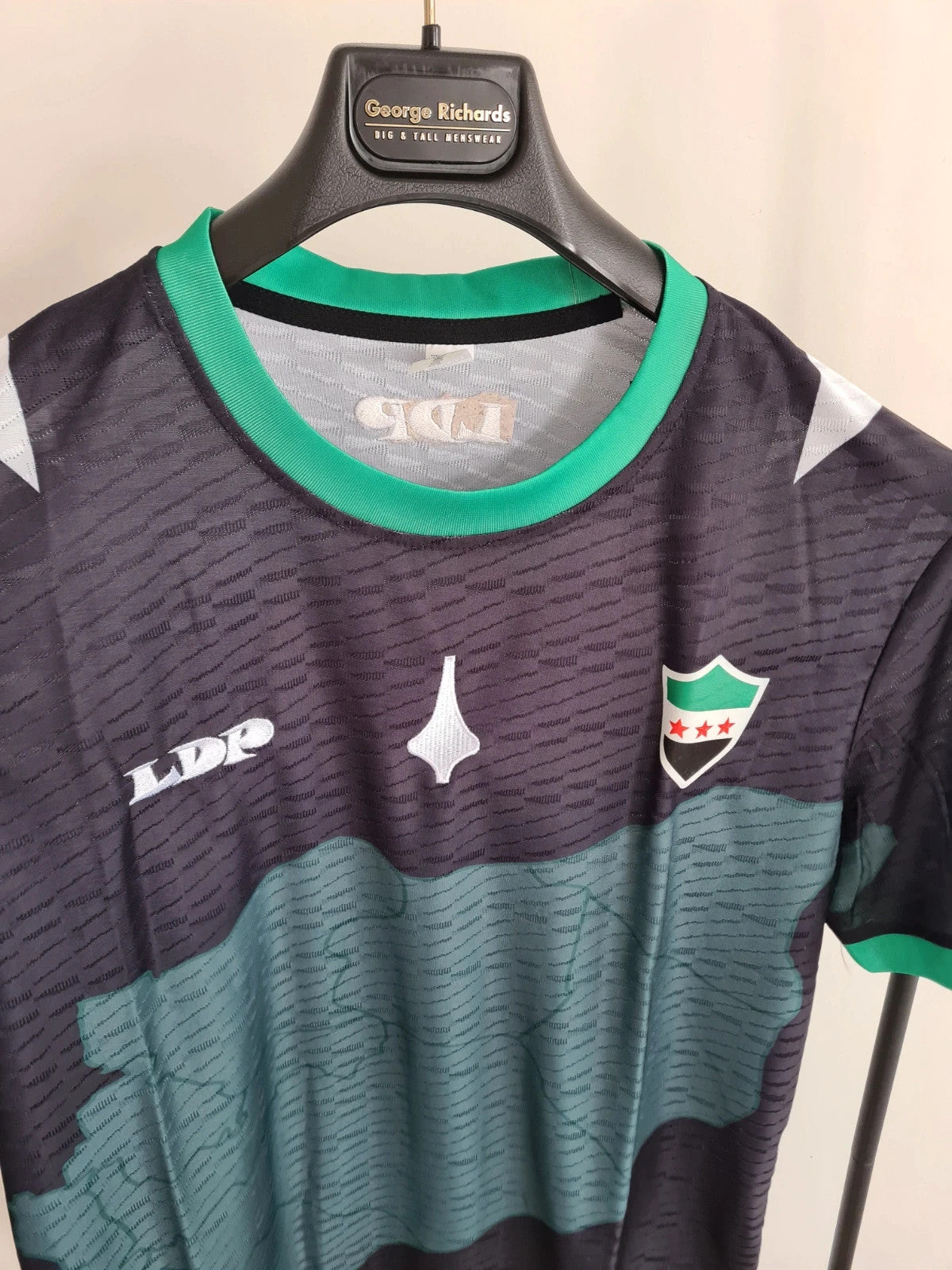 Shein men sport football club T-shirt navy/green L short sleeve activewear