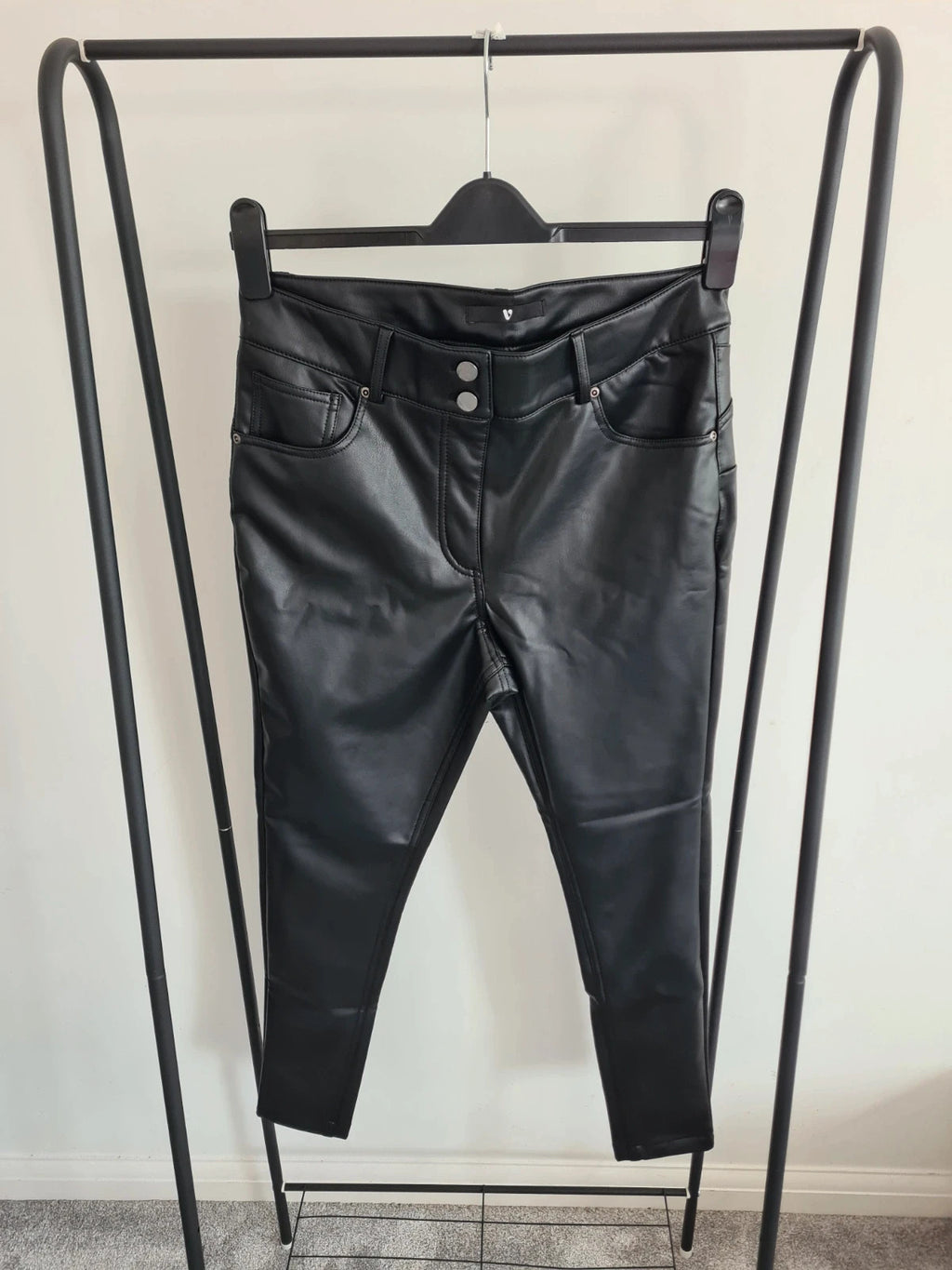 V by Very women black faux leather shaping skinny high rise trousers casual 2XL/16