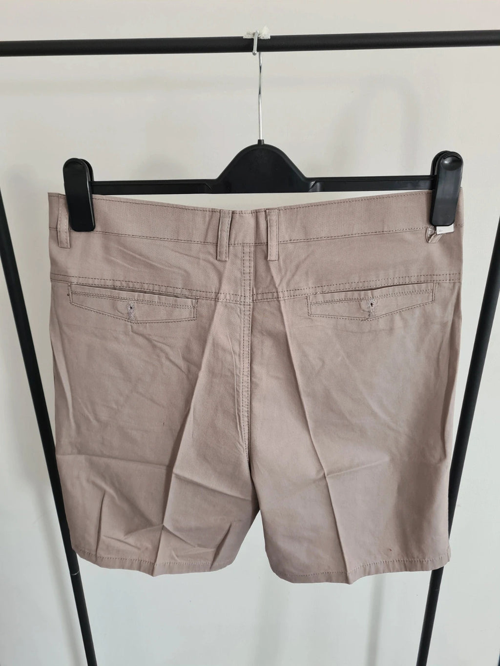 Shein men classic style straight fit chino shorts beige casual W33/L