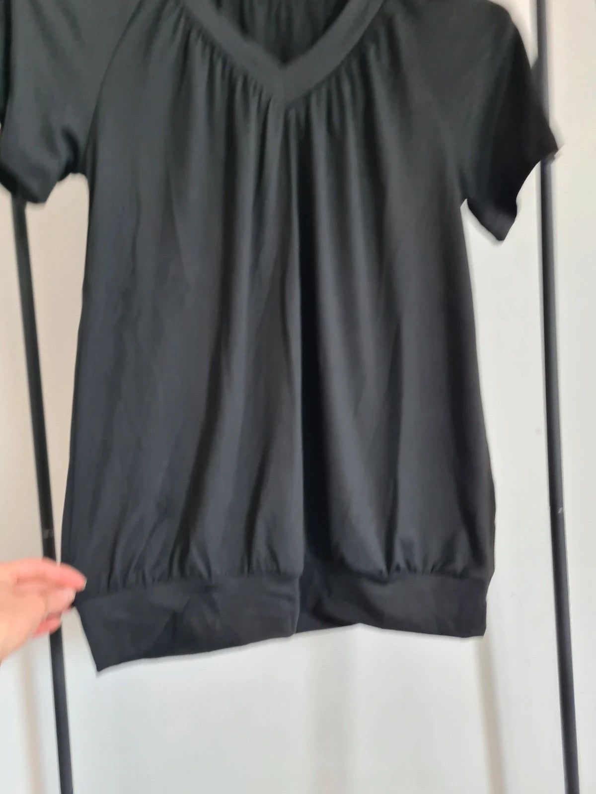 Shein women solid black colour short sleeve top V-neck stretch casual comfy T-shirt M/10