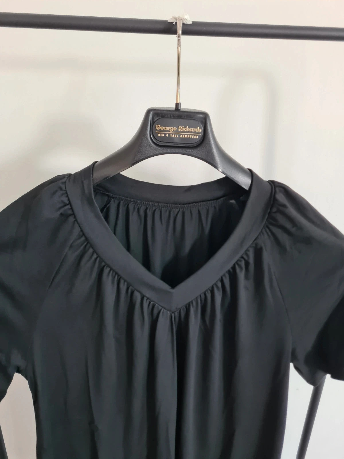 Shein women solid black colour short sleeve top V-neck stretch casual comfy T-shirt M/10