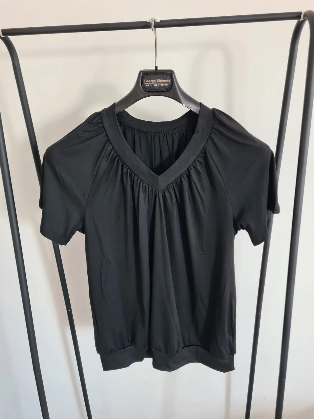 Shein women solid black colour short sleeve top V-neck stretch casual comfy T-shirt L/12