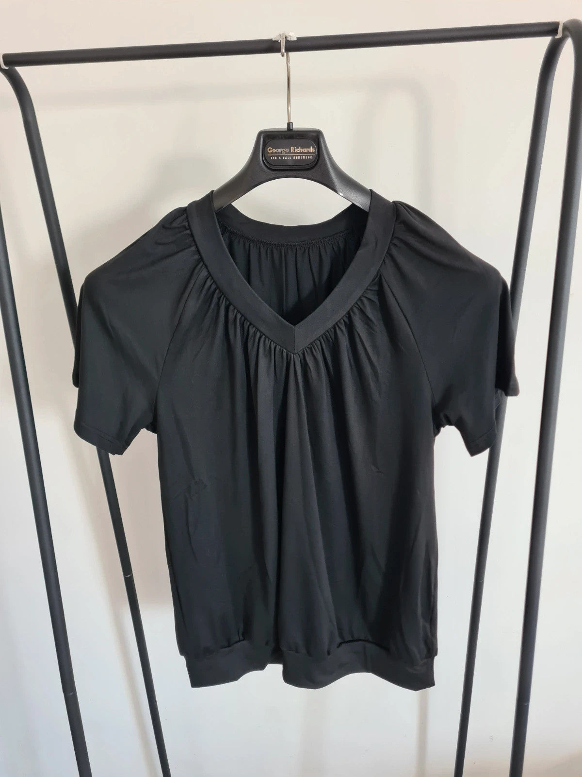 Shein women solid black colour short sleeve top V-neck stretch casual comfy T-shirt L/12