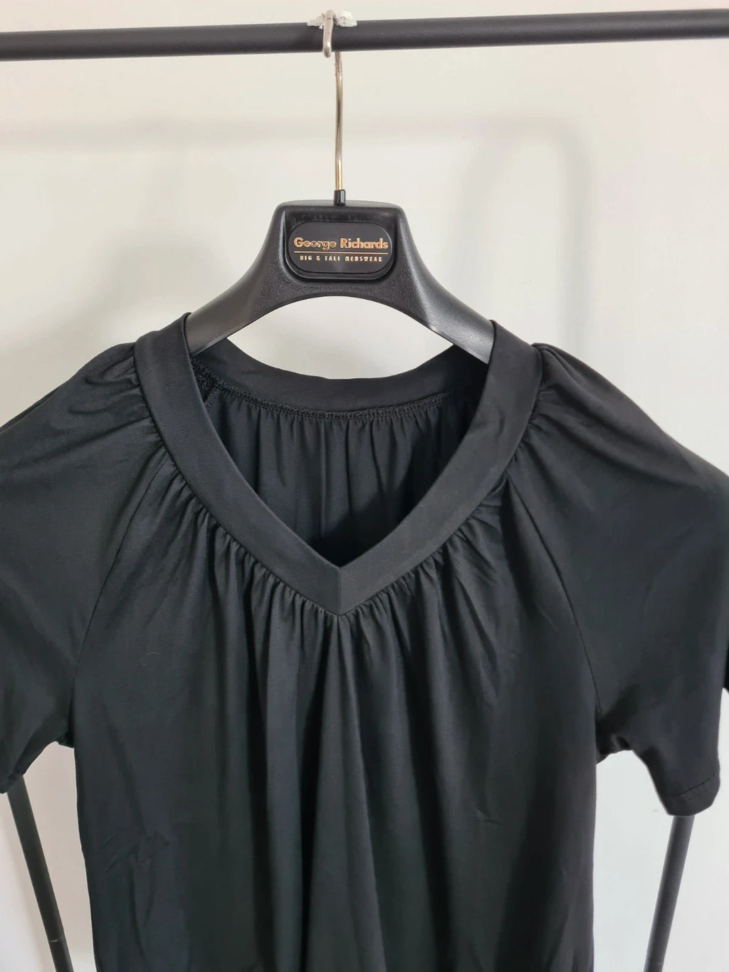 Shein women solid black colour short sleeve top V-neck stretch casual comfy T-shirt L/12