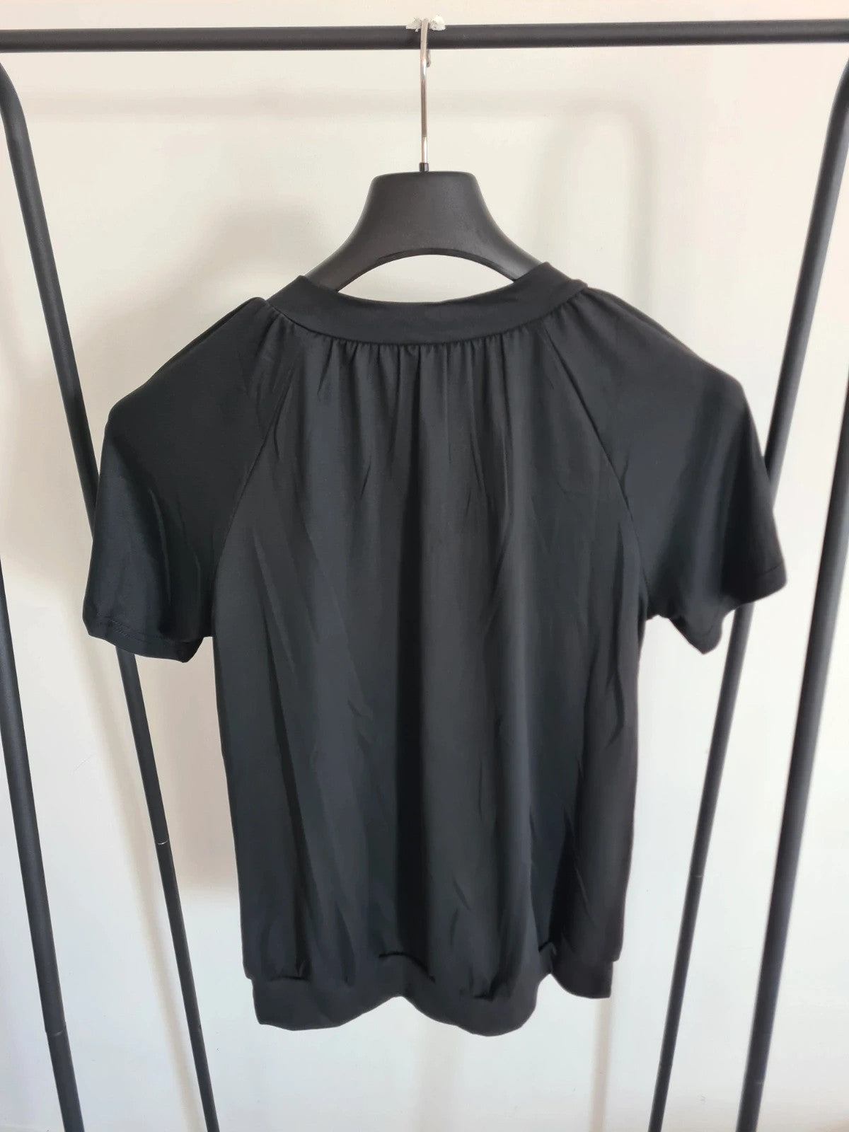 Shein women solid black colour short sleeve top V-neck stretch casual comfy T-shirt L/12