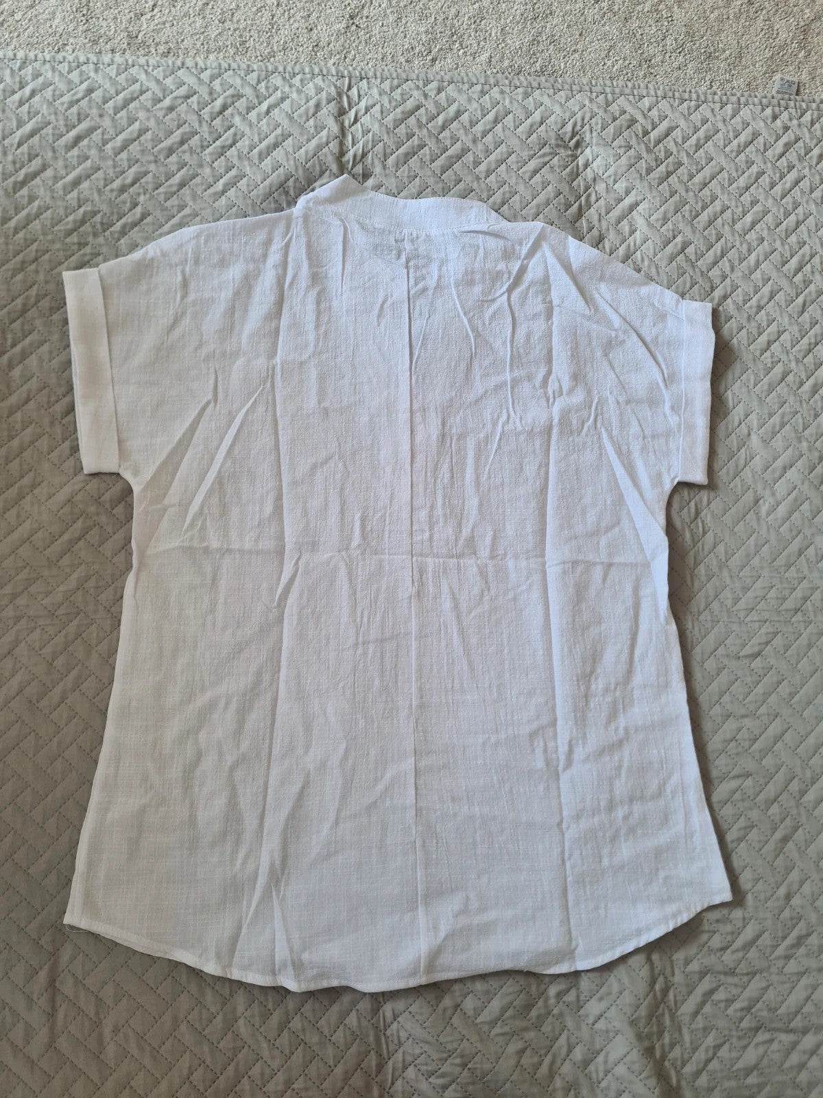 Shein women classic basic white shirt buttons V-neck short sleeve top see throught M