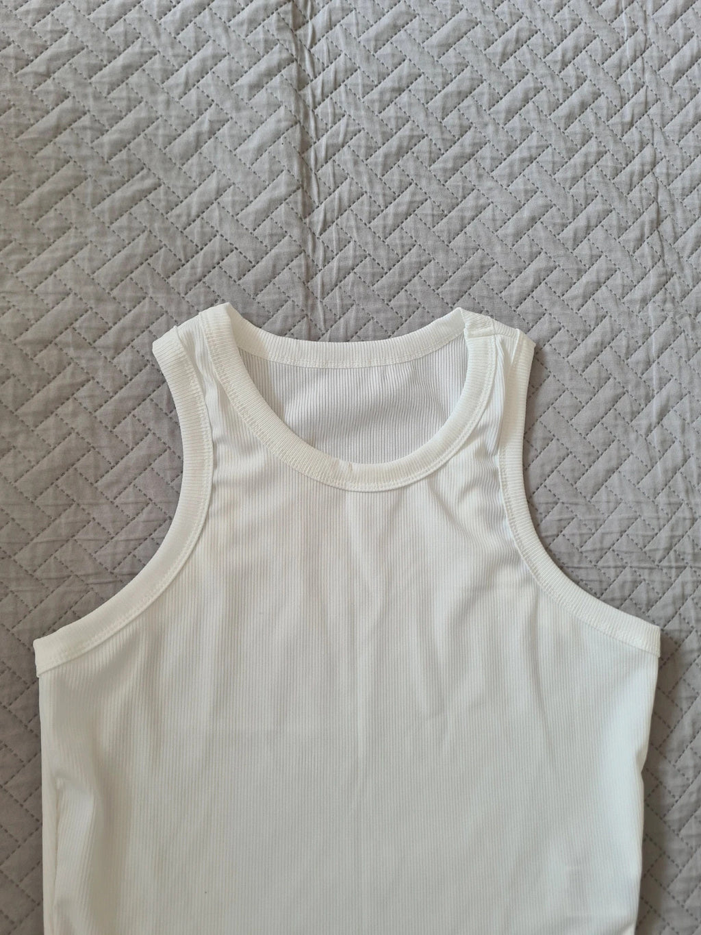 Shein women classic white ribbed crop tank top sleeveless summer T-shirt casual L/12