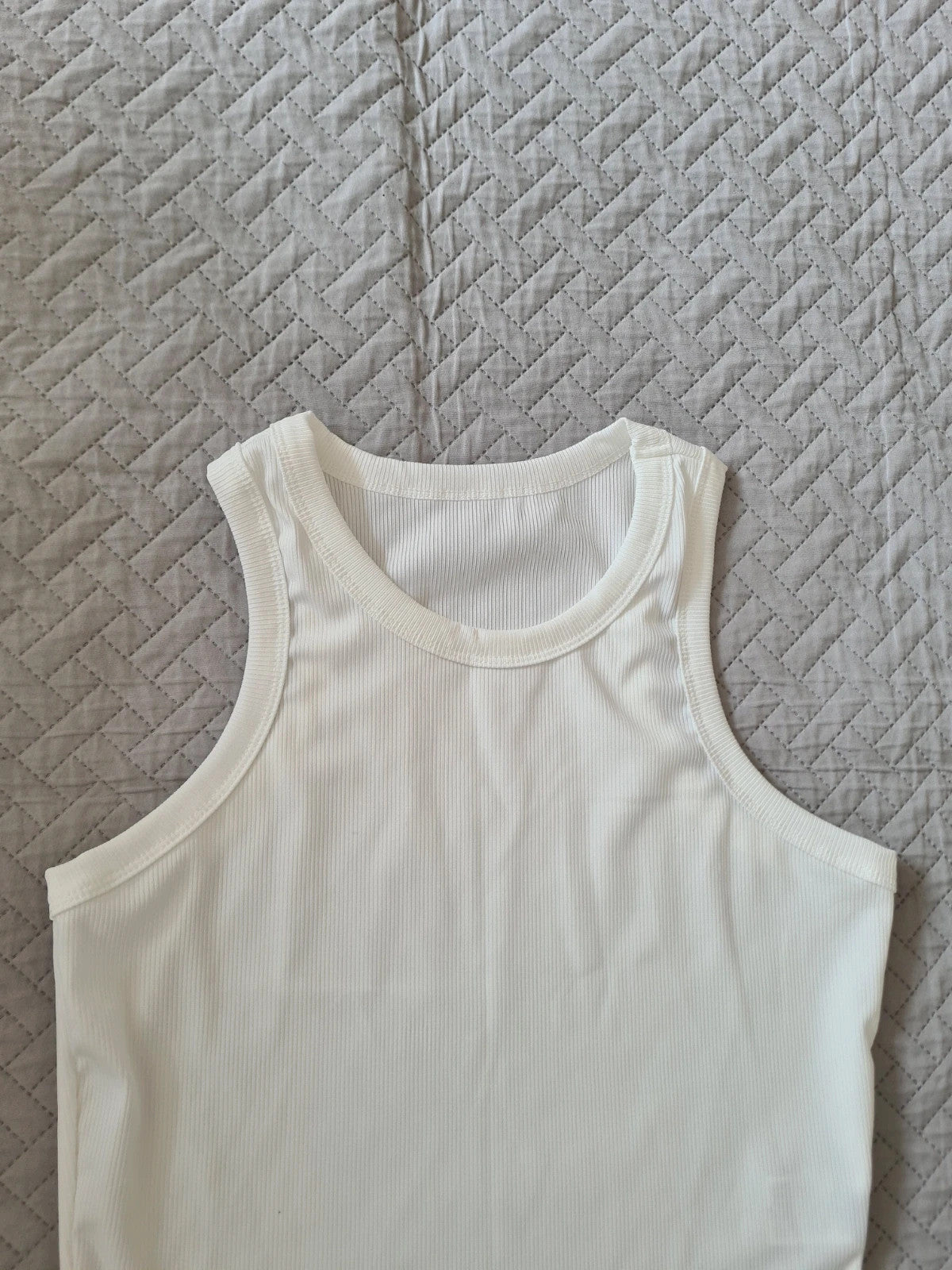 Shein women classic white ribbed crop tank top sleeveless summer T-shirt casual L/12