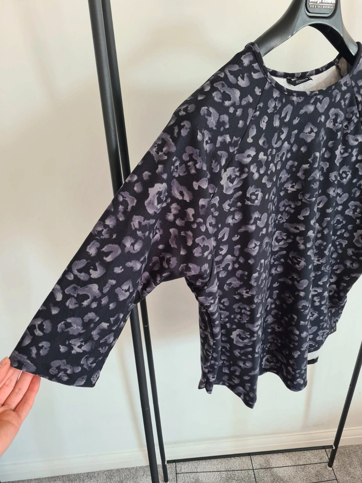 Roman women grey animal print raglan top 3/4sleeve stretch round neck black casual XL/14