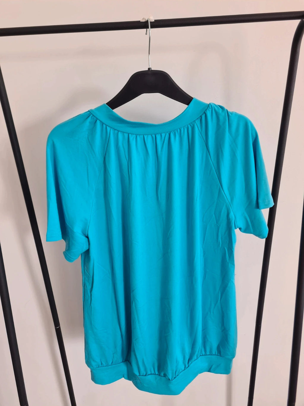 Shein women 2pcs blue V-neck short sleeve top and red long sleeves round neck sweatshirt casual M/10