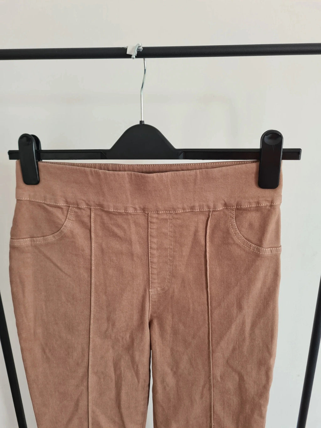 Nina Leonard women beige pull on stretch denim trousers cotton blend straight skinny leg casual S/M