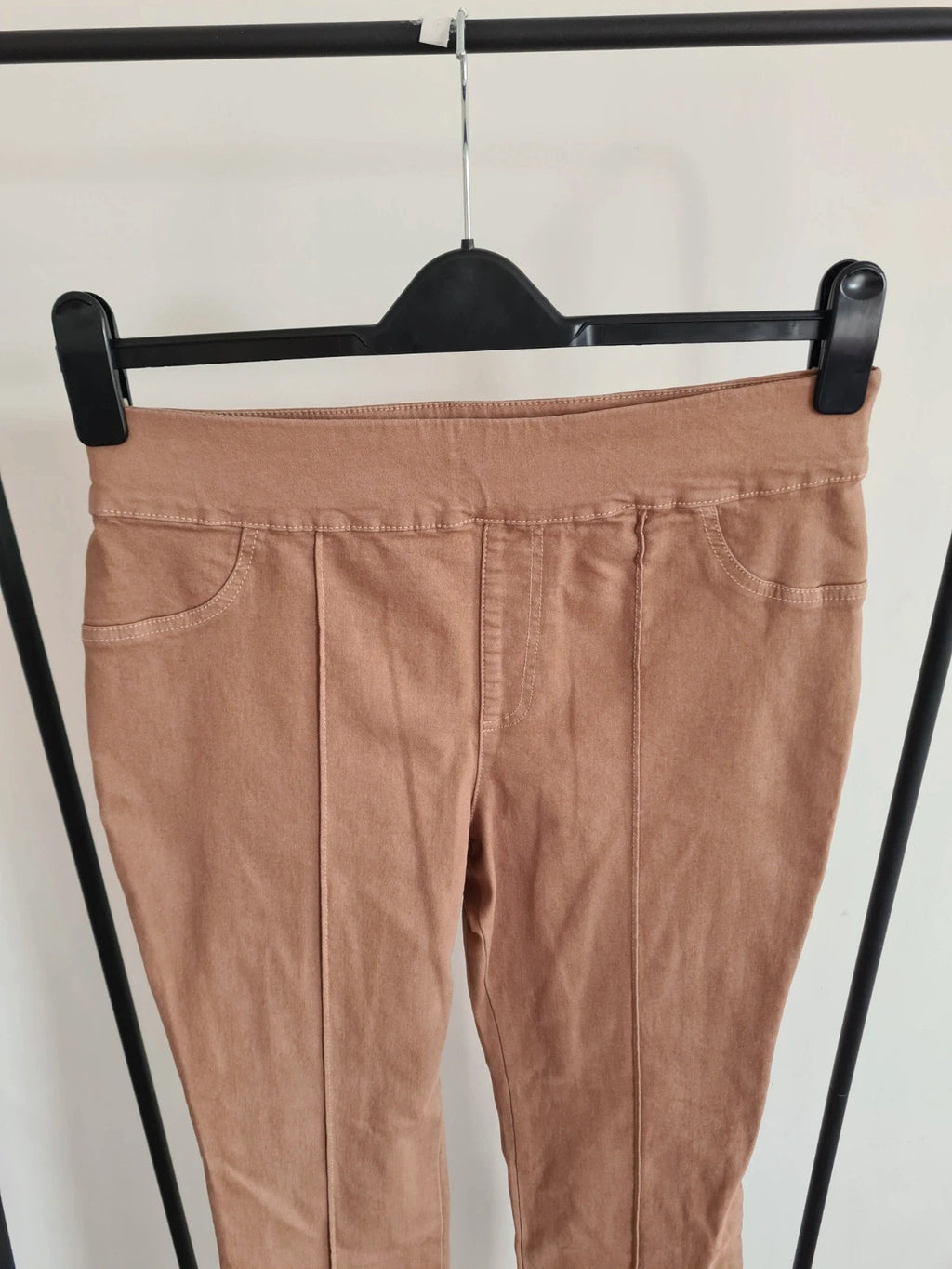 Nina Leonard women beige pull on stretch denim trousers cotton blend straight skinny leg casual M/10