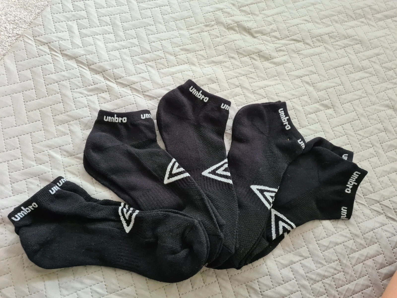 Umbro men 5x socks basic trainer cotton rich black low socks with logo UK5-8