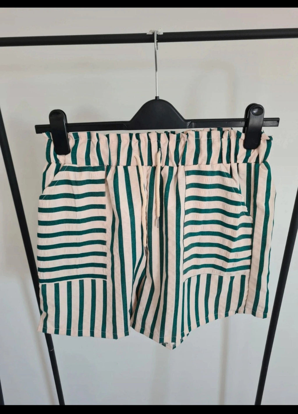 Shein women striped green/cream beach shorts elasticated waistband drawstring pockets casual L/12