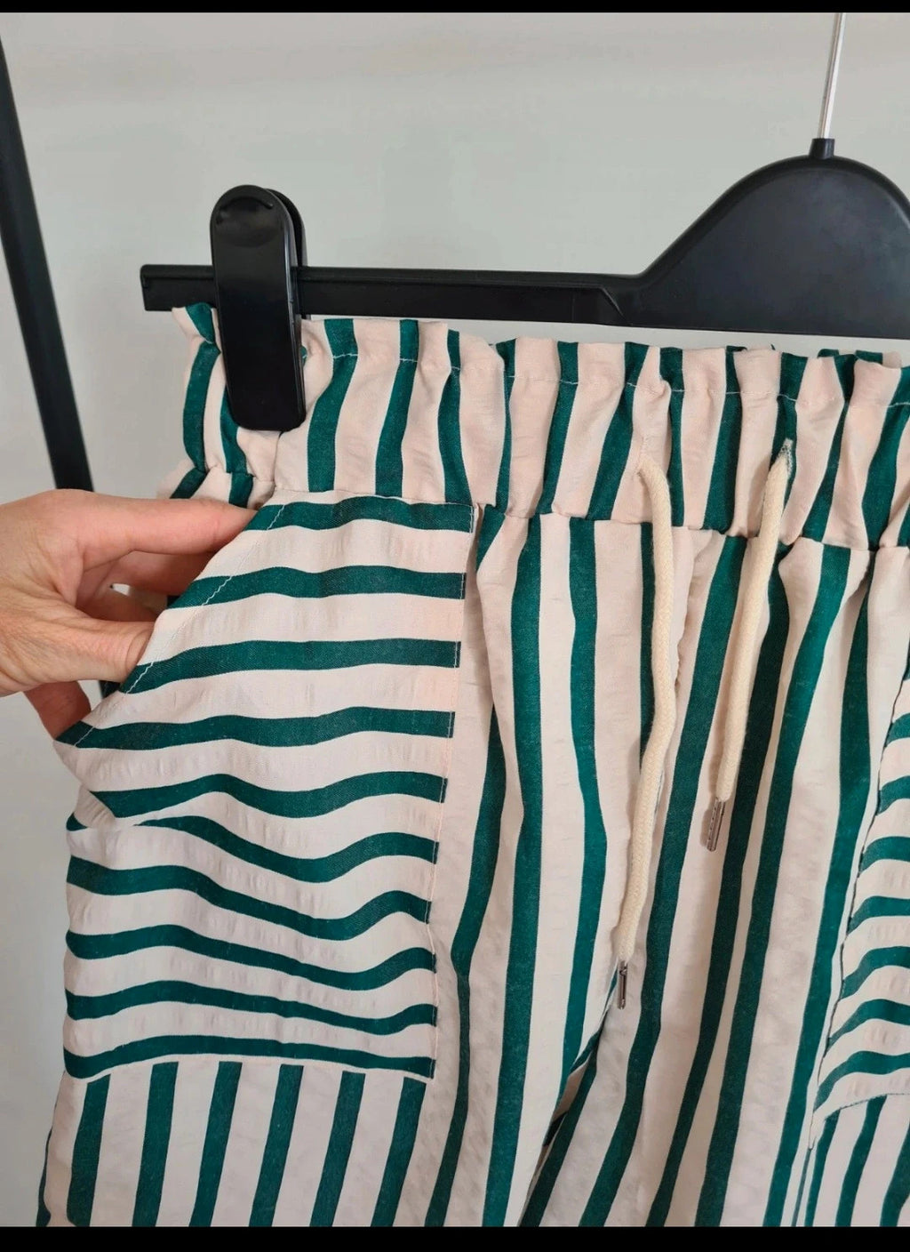 Shein women striped green/cream beach shorts elasticated waistband drawstring pockets casual L/12