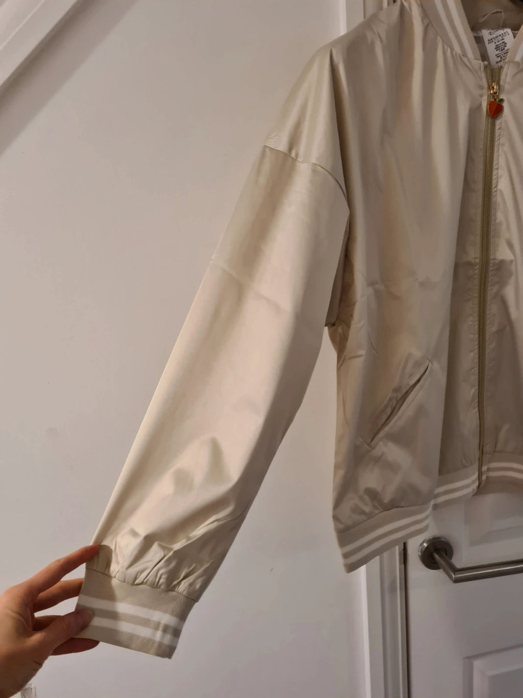 DisneyStore women white snow seven dwarfs 85th anniversary satin cream bomber jacket XL/14