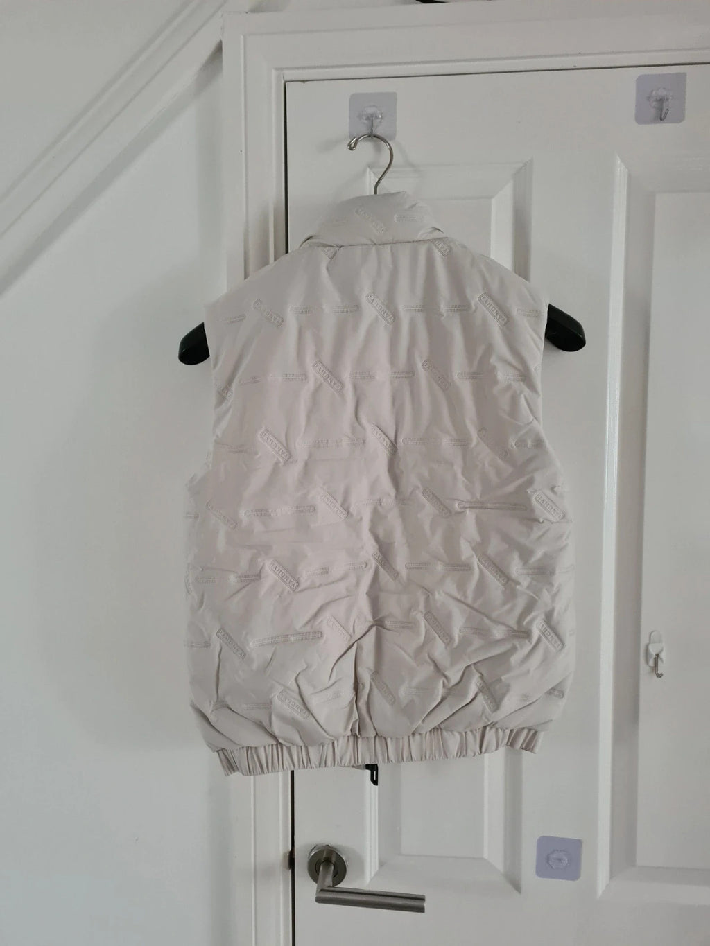 Generic men/women white/cream gilet puffer down vest sleeveless jacket fleece lined outer casual S/M