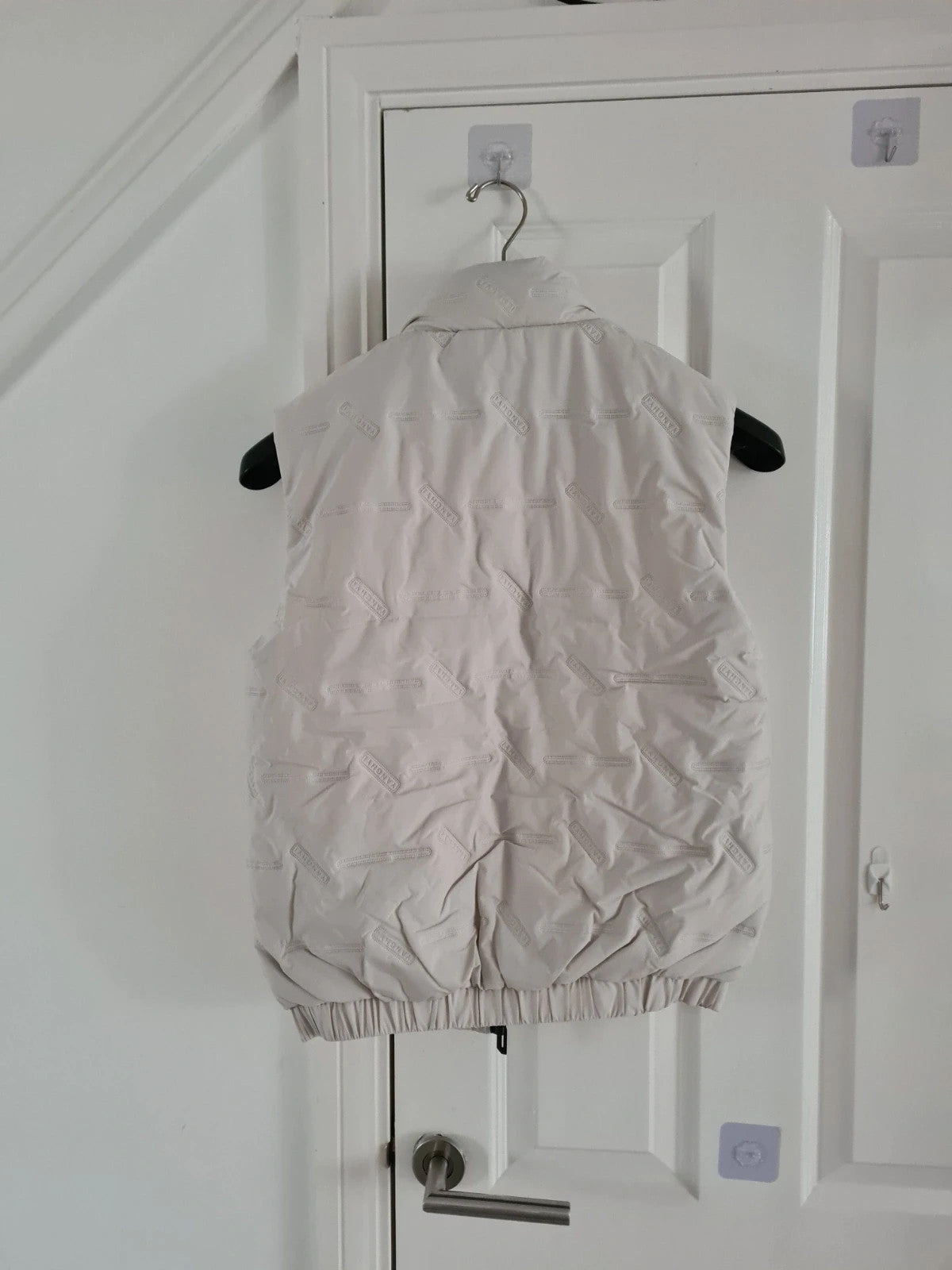 Generic men/women white/cream gilet puffer down vest sleeveless jacket fleece lined outer casual S/M