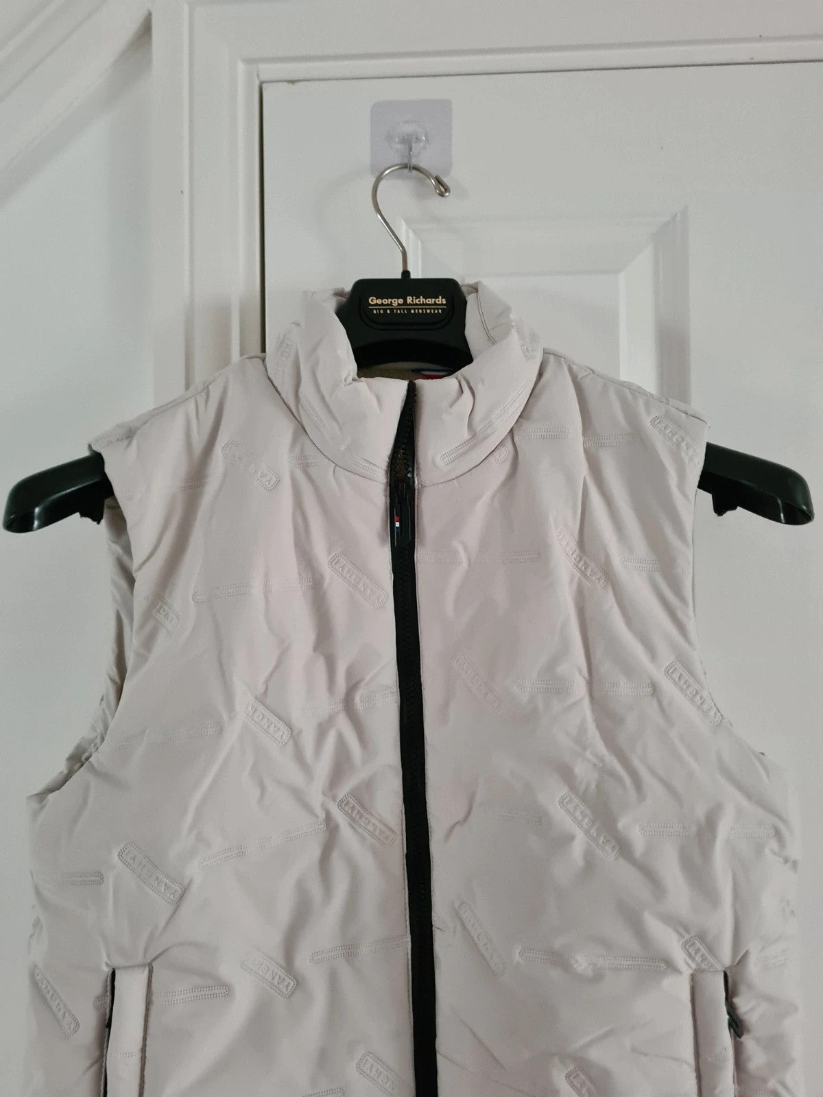 Generic men/women white/cream gilet puffer down vest sleeveless jacket fleece lined outer casual S/M