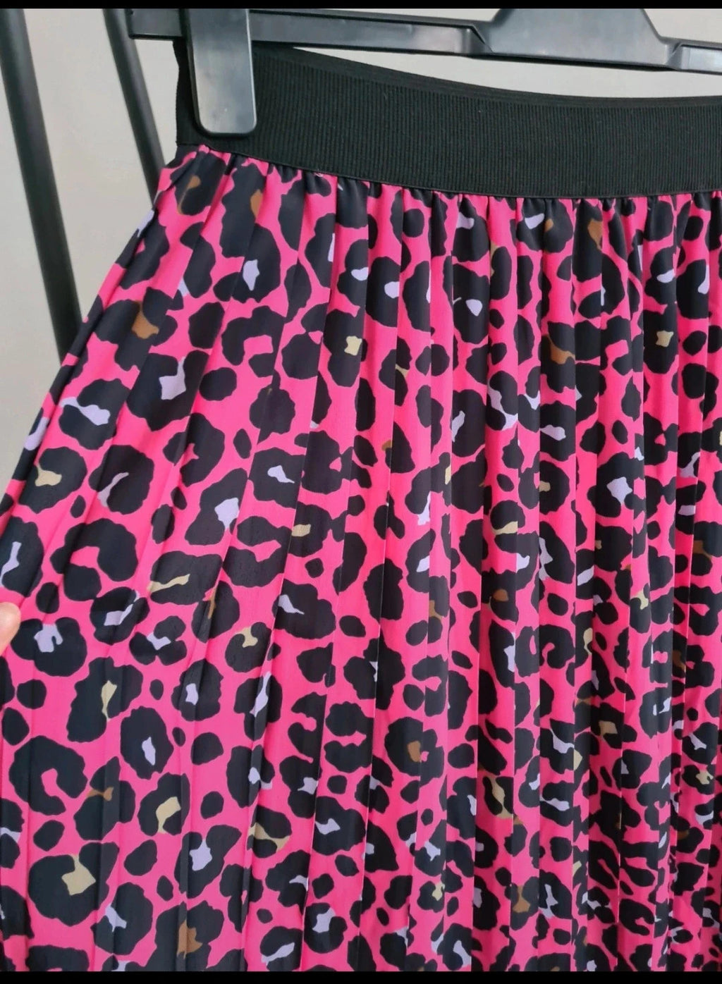 Helene Berman animal leopard printed skirt pink/black pleated elastic waistband knee length casual M