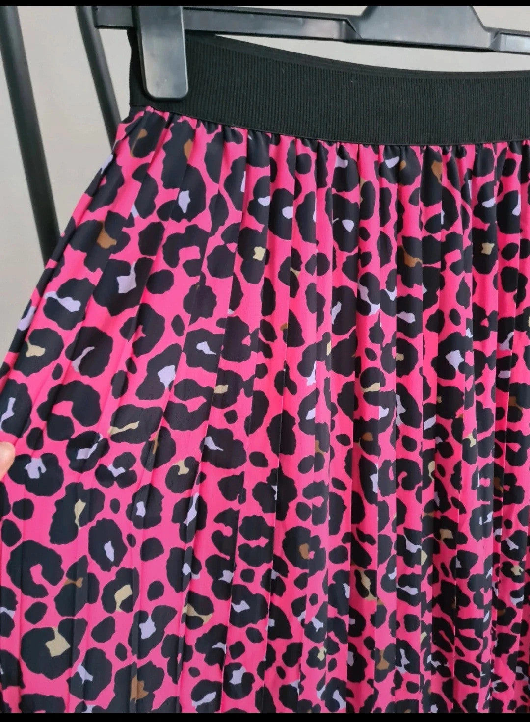 Helene Berman animal leopard printed skirt pink/black pleated elastic waistband knee length casual M