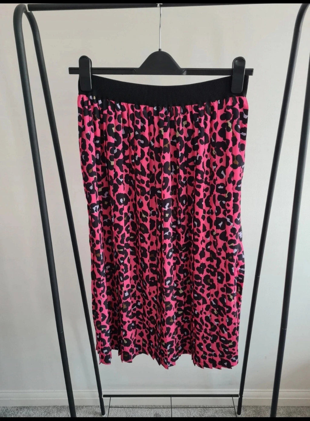 Helene Berman animal leopard print skirt pink/black pleated elastic waist knee length casual L/12