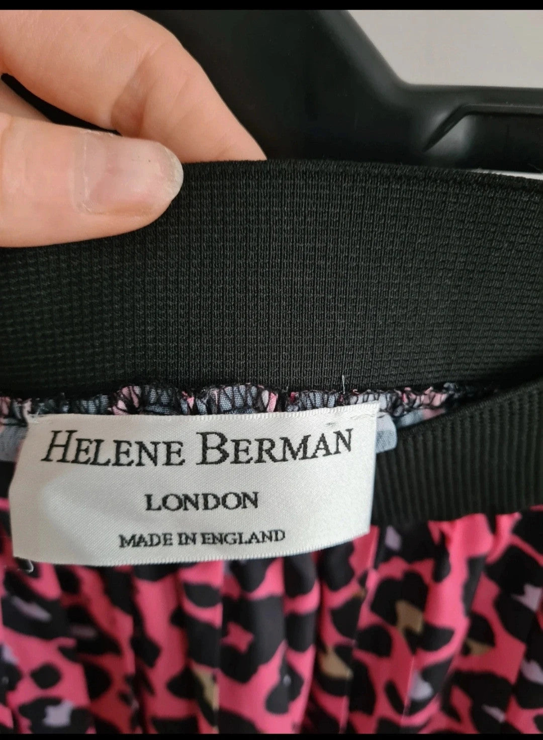 Helene Berman animal leopard print skirt pink/black pleated elastic waist knee length casual L/12
