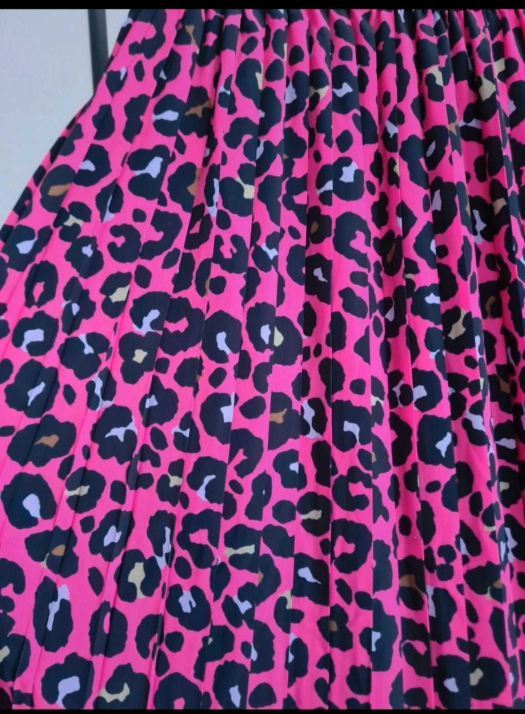 Helene Berman animal leopard print skirt pink/black pleated elastic waist knee length casual L/12