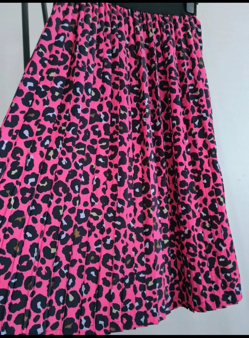 Helene Berman animal leopard print skirt pink/black pleated elastic waist knee length casual L/12