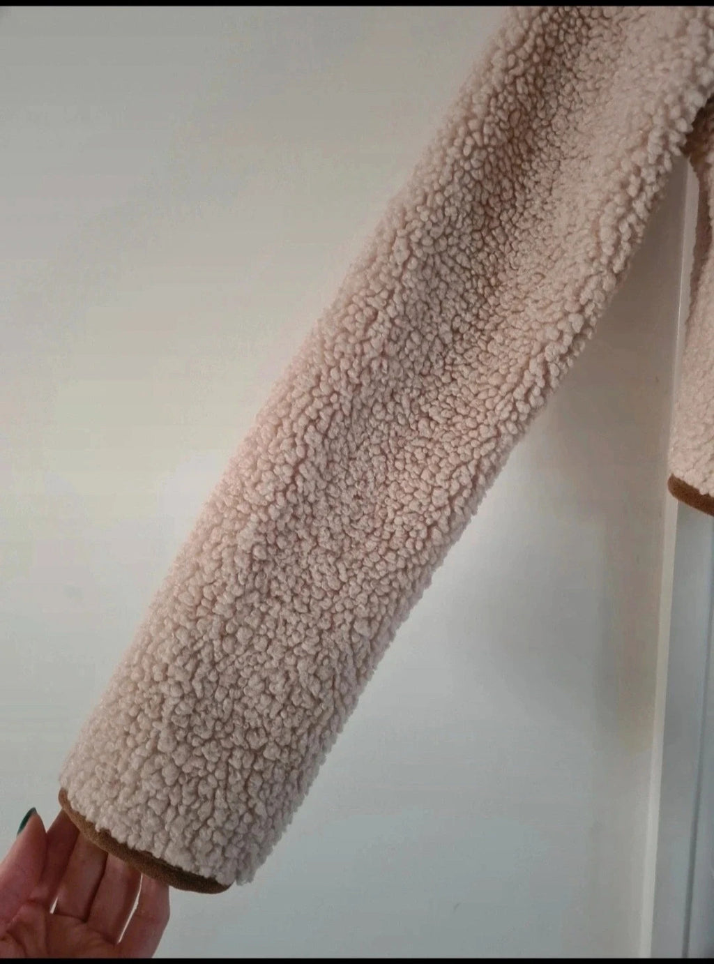 H&M women beige teddy jacket short cardigan round neckline long sleeve buttons down warm casual XS