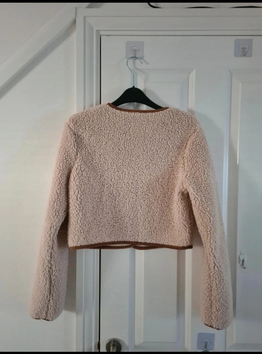 H&M women beige teddy jacket short cardigan round neckline long sleeve buttons down warm casual XS