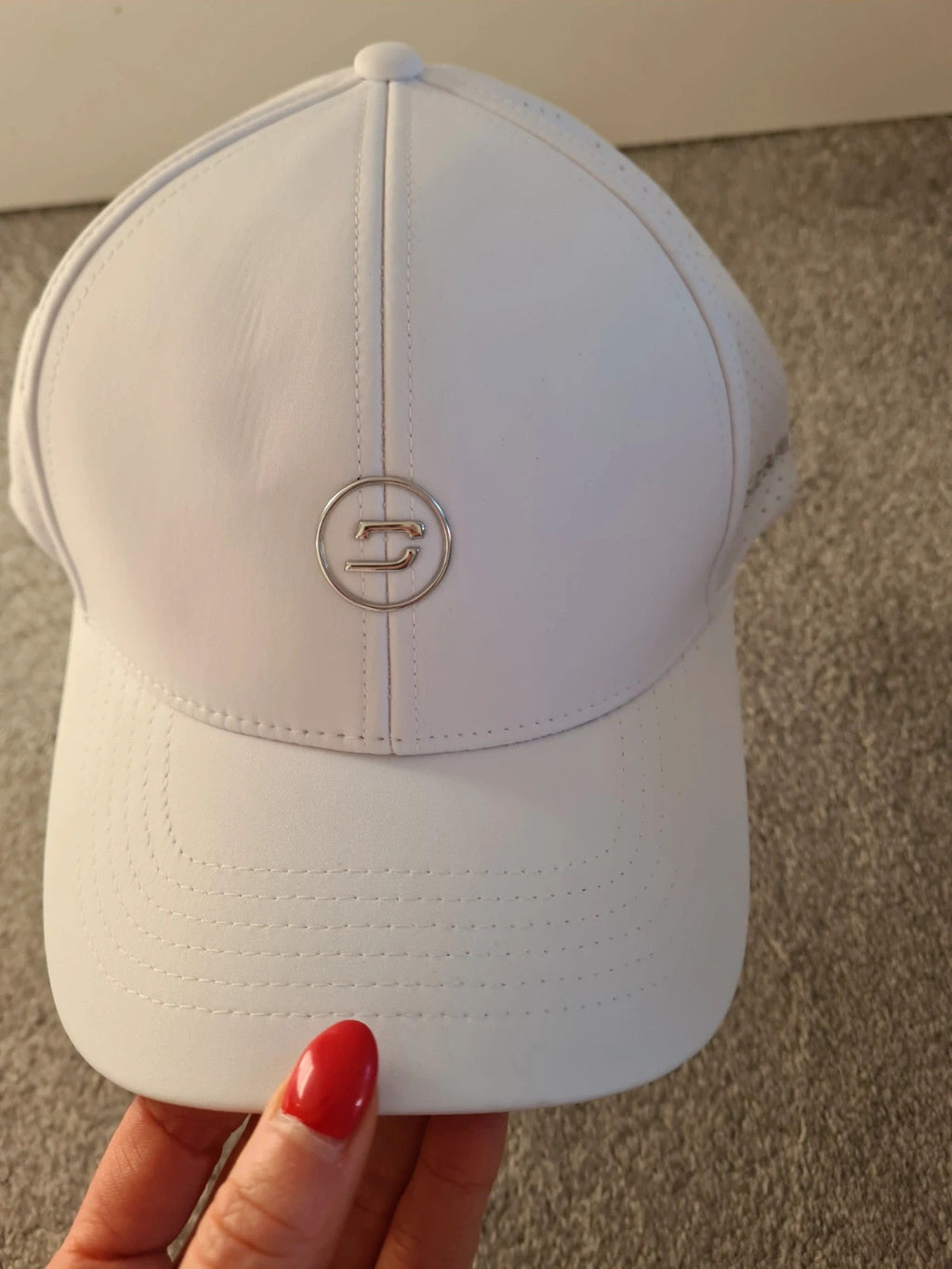 Druids women white golf cap timeless sport look headwear with logo casual one size