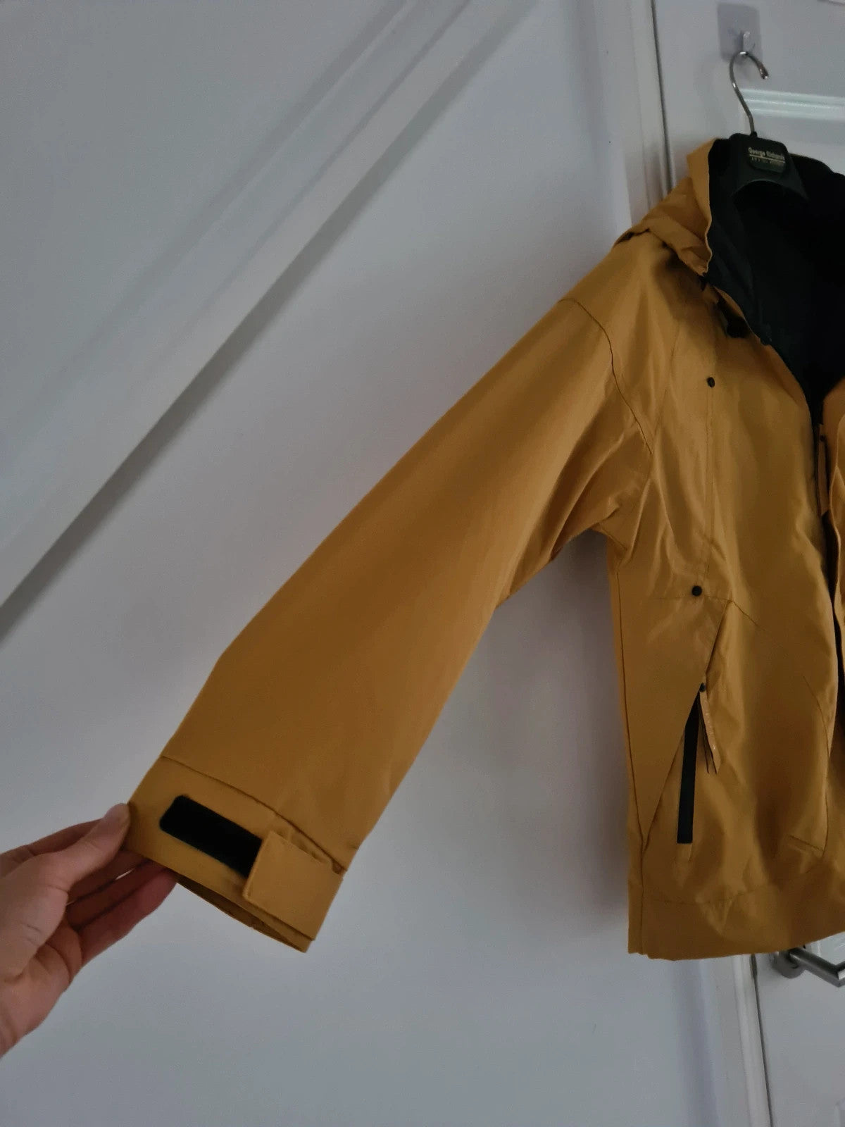 TikTok men yellow rain jacket softshell wind/waterproof hooded hiking mountain raincoat S