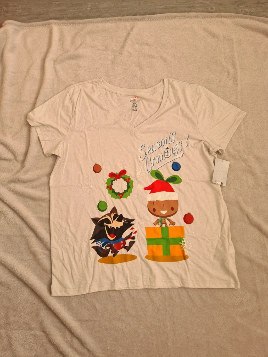 Disney women Marvel T-shirt season grootings print V-neck Xmas tee cotton blend white XL/14