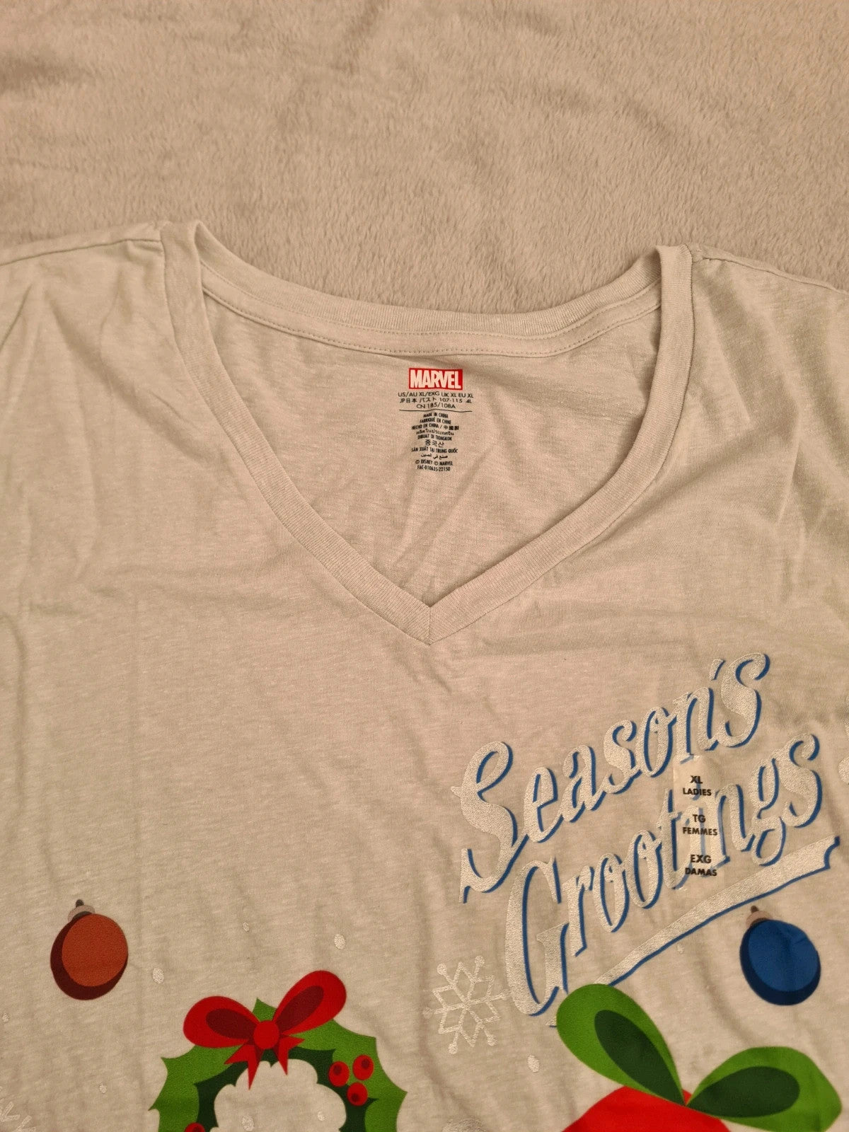 Disney women Marvel T-shirt season grootings print V-neck Xmas tee cotton blend white XL/14
