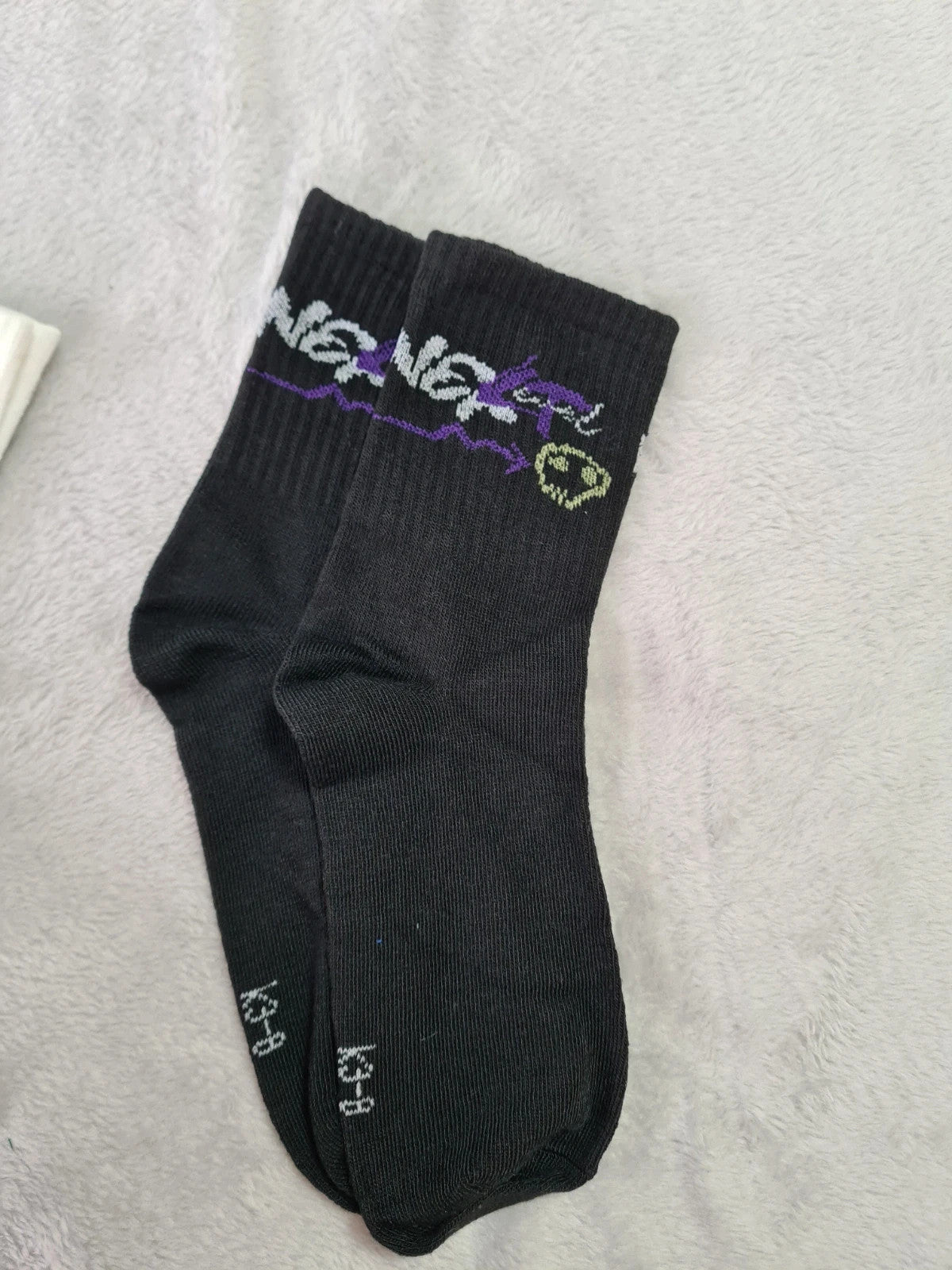 Generic teen girls/boys mid calf socks fashion graffiti pattern 5psc black/white EU34-38/UK2-5