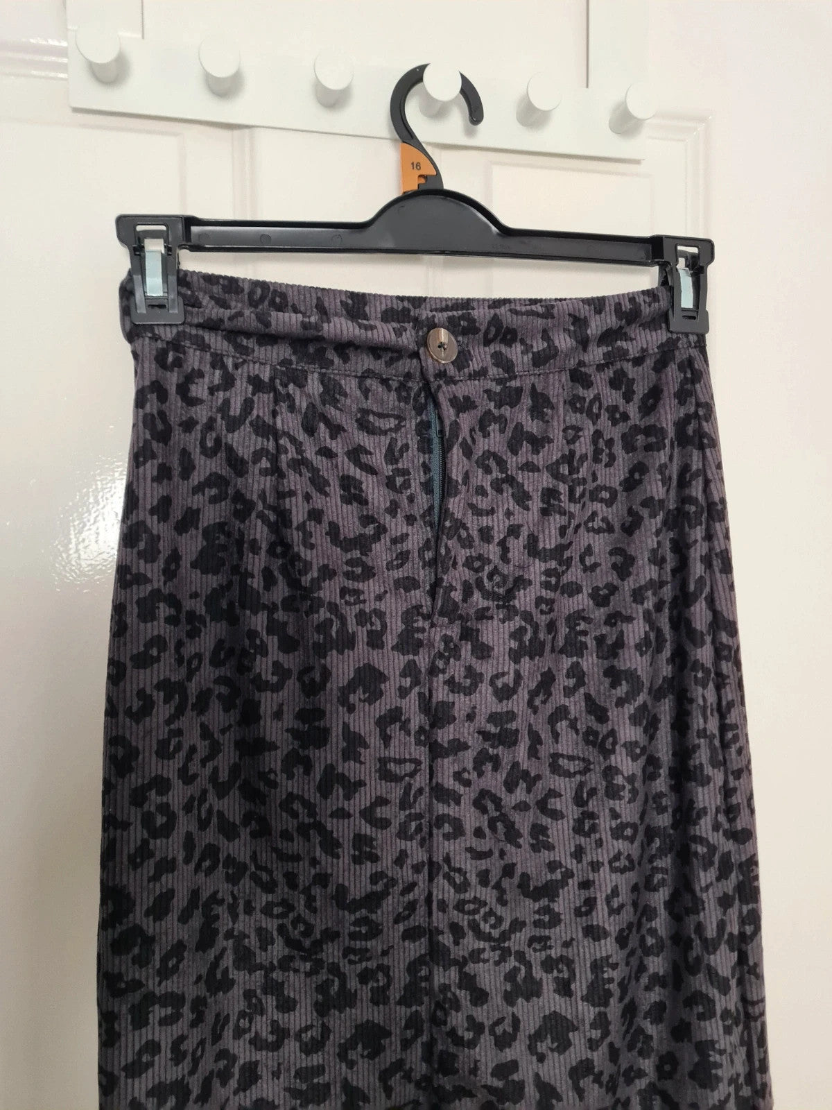 Dazy women purple/black leopard print mid length A-line skirt front split buttons casual M/10