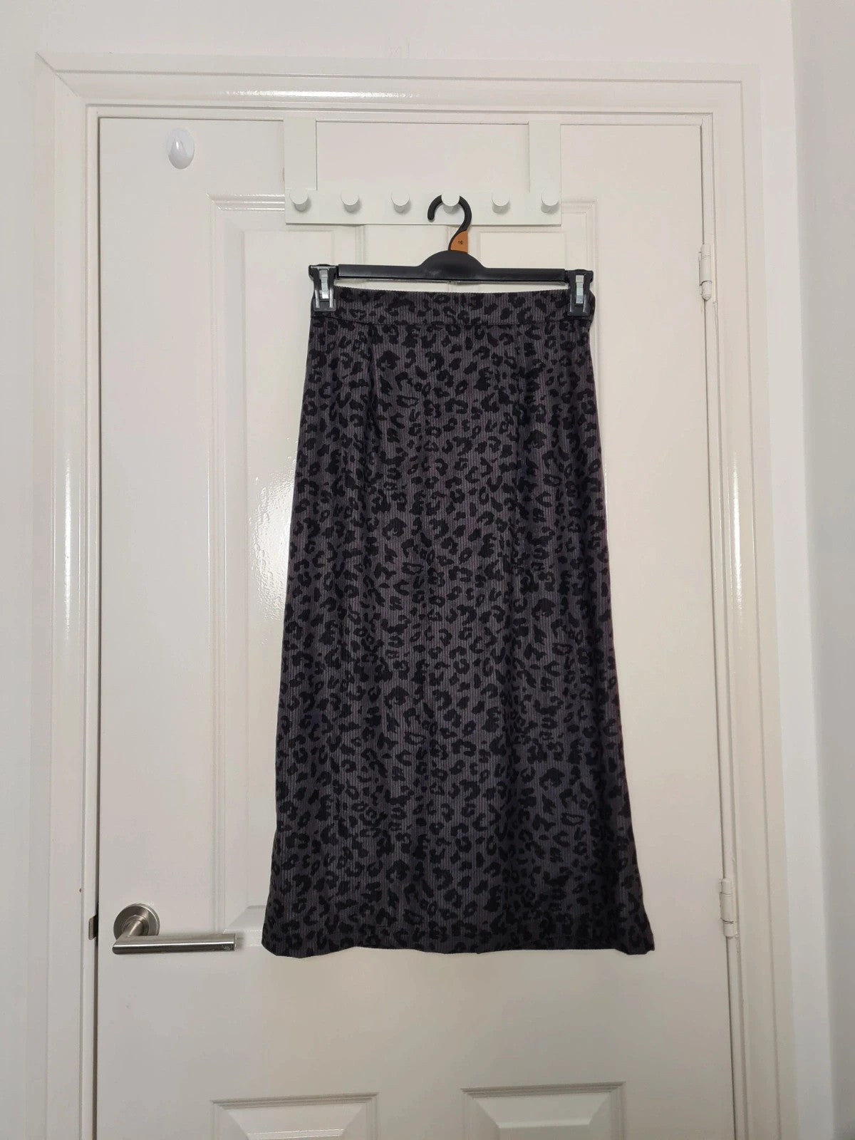 Dazy women purple/black leopard print mid length A-line skirt front split buttons casual M/10