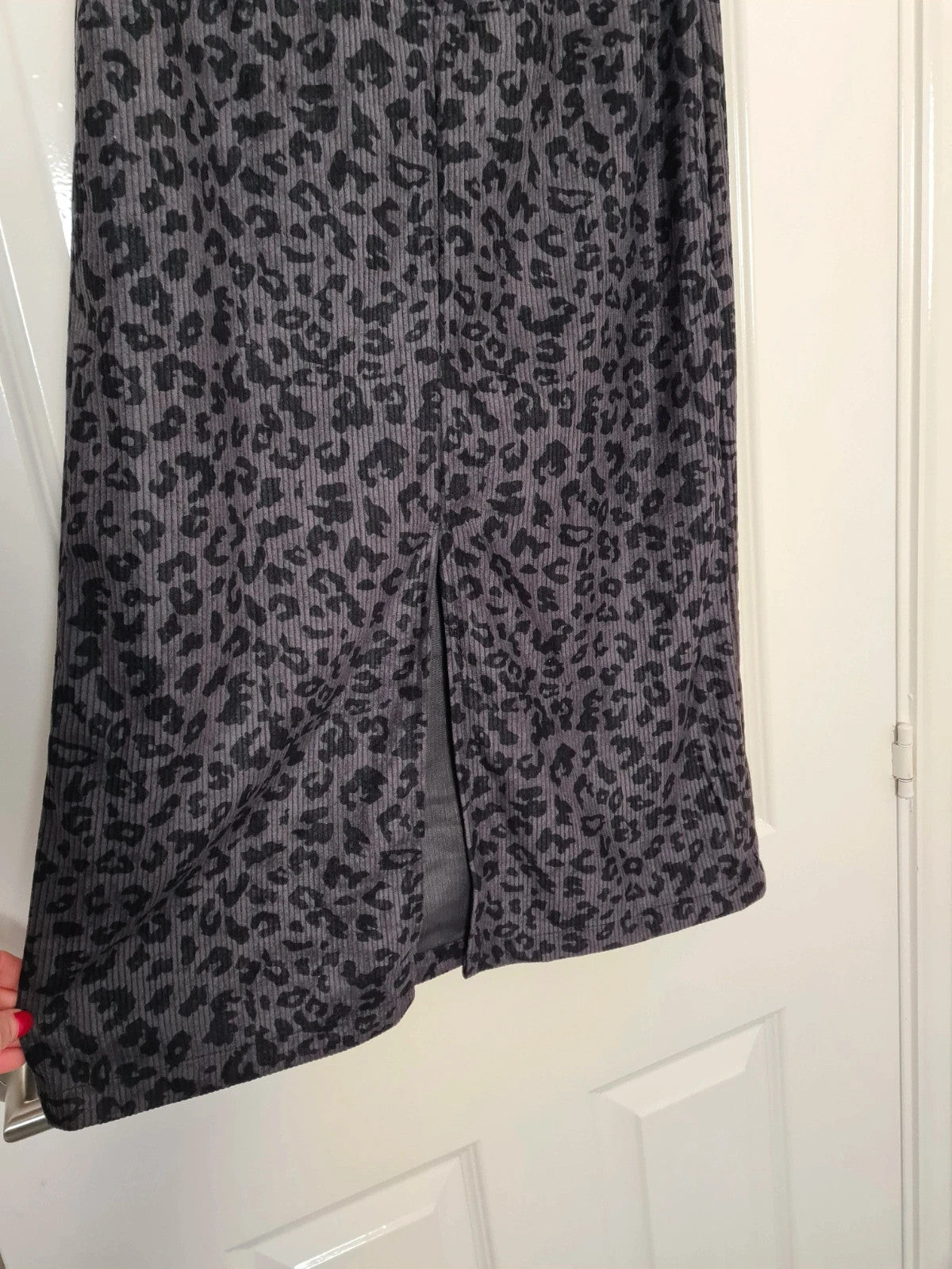 Dazy women purple/black leopard print mid length A-line skirt front split buttons casual M/10