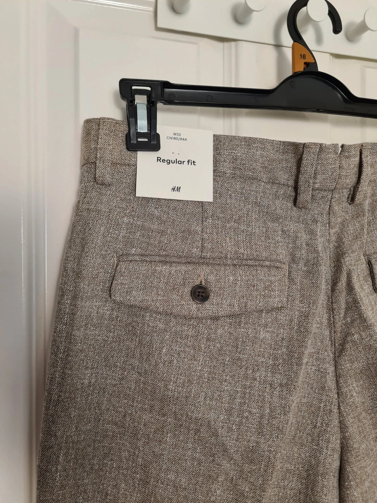 H&M men beige regular fit tailored suit trousers tapered straight leg turn up hems pockets W33/M