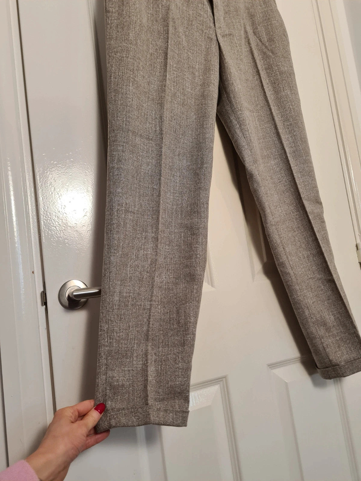 H&M men beige regular fit tailored suit trousers tapered straight leg turn up hems pockets W33/M