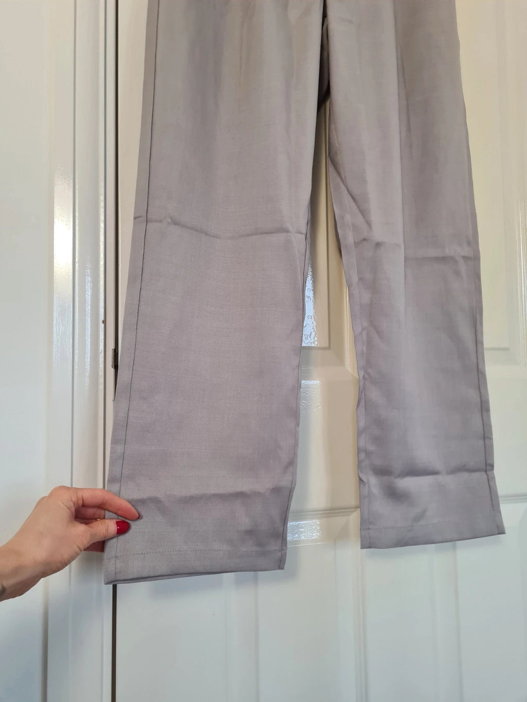 Manfinity man light grey suit trousers tailored straight leg pants pockets elastic waistband M